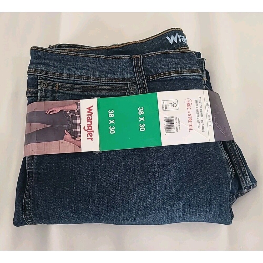 NWT Wrangler 38x30 Jeans Regular Fit Straight Dark Blue Free to Stretch #1796601